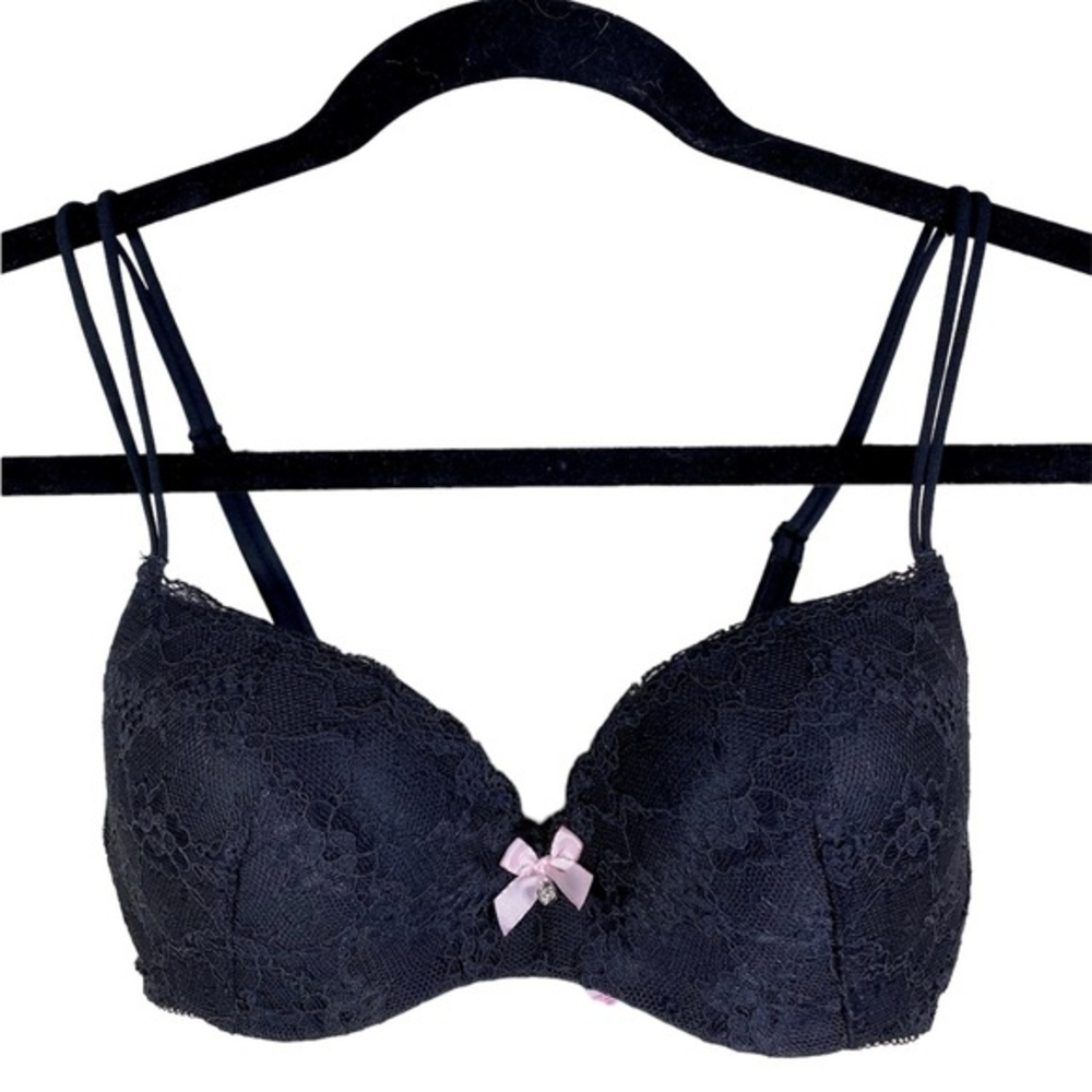 Victoria’s Secret black‎ lace padded demi bra size 32D